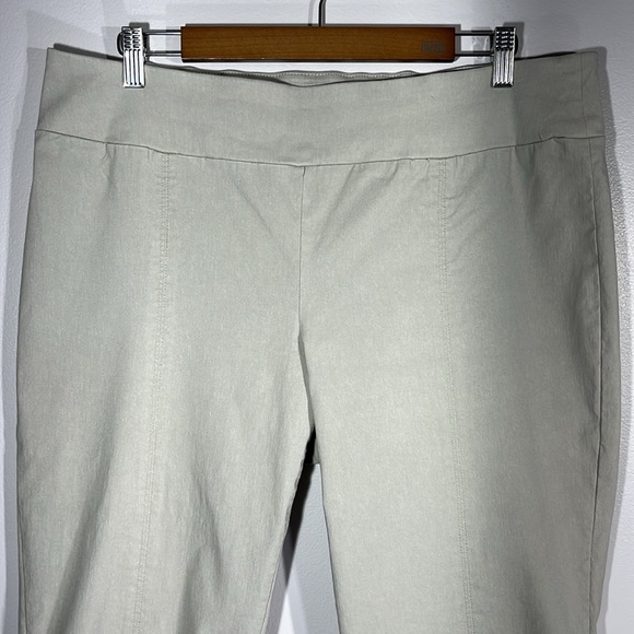 Larry Levine Woman Light Tan Women’s Crop Pants Size 18W Stretch. - Picture 3 of 5